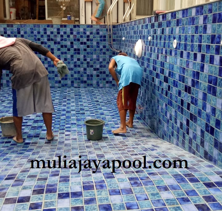 Perbaikan Kolam Renang Bocor Murah, Ini Solusinya