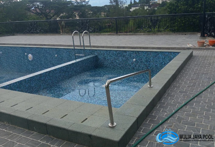 Garansi Kolam Renang